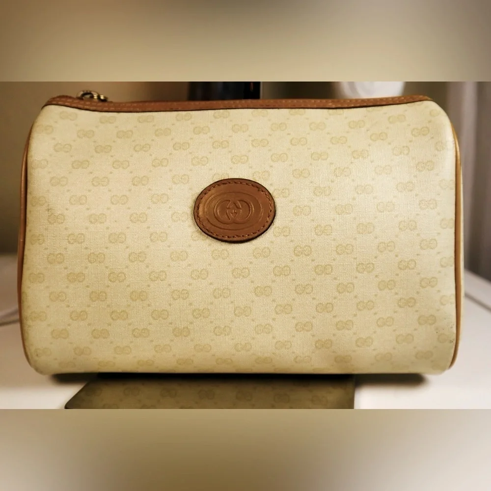 “Host Pick” GUCCI 1970’s Vintage Pouch - Micro GG Canvas Print in Beige